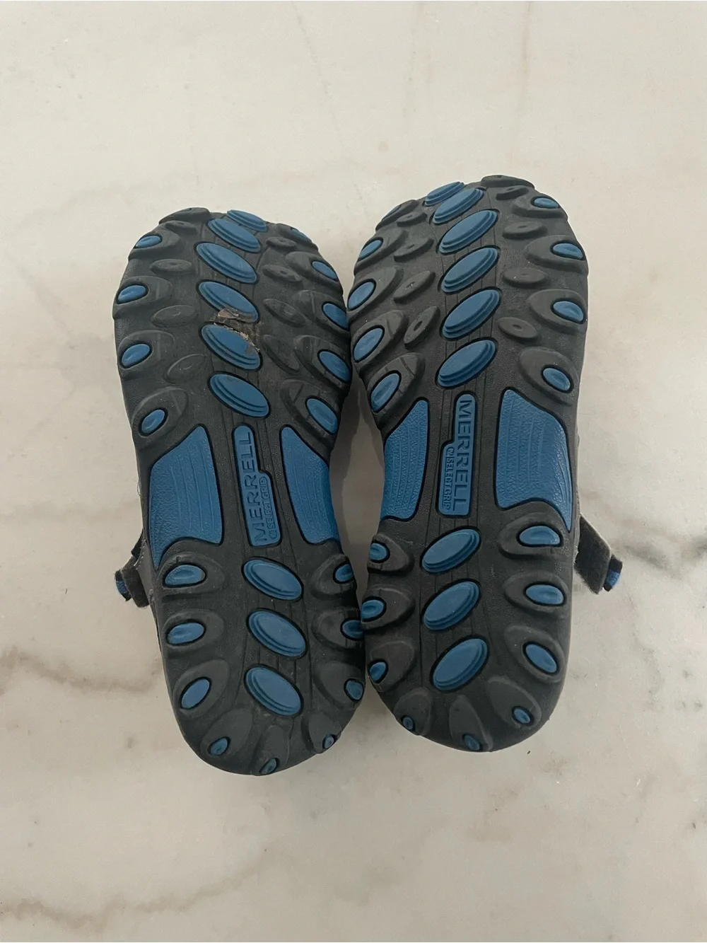 Merrell Kids Size 2 Gray and Blue Closed-Toe Outdoor Sandals #0206